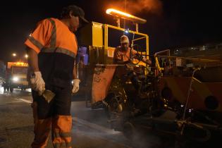 Tarea de pintado de líneas divisorias de carriles