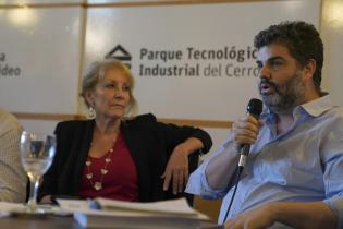 Firma de convenio entre la Intendencia de Montevideo y la Universidad de la República en el PTI del Cerro Firma de convenio entre la Intendencia de Montevideo y la Universidad de la República en el PTI del Cerro