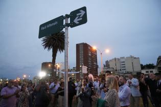 Designación con el nombre «Raúl Alfonsín » a la circunvalación de la plaza República Argentina