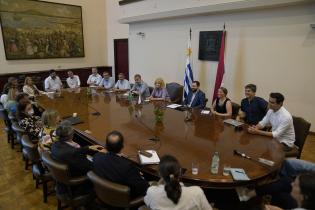 Reunión de la intendenta Carolina Cosse y gabinete con vecinos de Punta Carretas Reunión de la intendenta Carolina Cosse y gabinete con vecinos de Punta Carretas