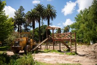 Obras en juegos infantiles delJardín Botánico Prof. Atilio Lombardo