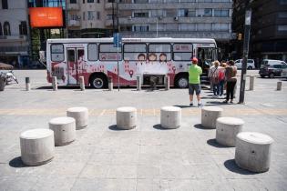 Policlínico móvil de la Lucha Antituberculosa en la explanada de la Intendencia de Montevideo