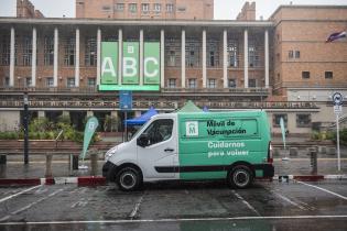 Jornada de vacunación en la explanada de la Intendencia de Montevideo