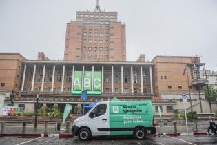 Jornada de vacunación en la explanada de la Intendencia de Montevideo