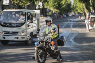 Operativo de limpieza en feria vía blanca de Reyes en la Avenida 8 de Octubre