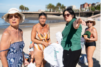 Intervención de limpieza en la playa Ramírez, 10 de enero de 2023