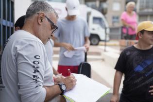 Escuela de actividades naúticas en playa Honda, en el marco del programa Monteverano