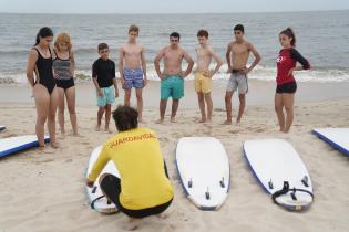 Escuela de actividades naúticas en playa Honda, en el marco del programa Monteverano Escuela de actividades naúticas en playa Honda, en el marco del programa Monteverano