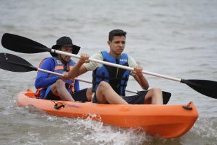 Escuela de actividades naúticas en playa Honda, en el marco del programa Monteverano