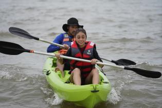 Escuela de actividades naúticas en playa Honda, en el marco del programa Monteverano