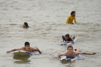 Escuela de actividades naúticas en playa Honda, en el marco del programa Monteverano