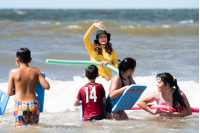 Escuela de Mar en playa Santa Catalina en el marco del programa Monteverano, 12 de enero de 2023