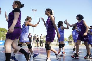 Partido inaugural del Torneo Jr. NBA en el Espacio Ramón Cáceres 