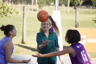 Partido inaugural del Torneo Jr. NBA en el Espacio Ramón Cáceres 