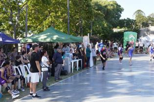 Partido inaugural del Torneo Jr. NBA en el Espacio Ramón Cáceres 