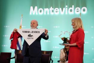  Entrega del sello Montevideo Más Verde al presidente de Brasil, Luiz Inácio Lula da Silva