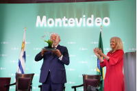  Entrega del sello Montevideo Más Verde al presidente de Brasil, Luiz Inácio Lula da Silva