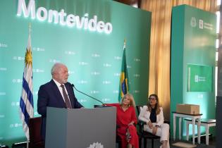 Entrega del sello Montevideo Más Verde al presidente de Brasil, Luiz Inácio Lula da Silva Entrega del sello Montevideo Más Verde al presidente de Brasil, Luiz Inácio Lula da Silva