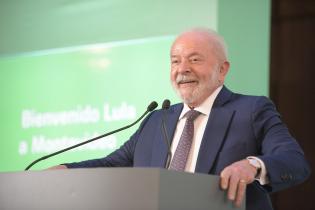  Entrega del sello Montevideo Más Verde al presidente de Brasil, Luiz Inácio Lula da Silva