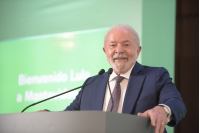  Entrega del sello Montevideo Más Verde al presidente de Brasil, Luiz Inácio Lula da Silva