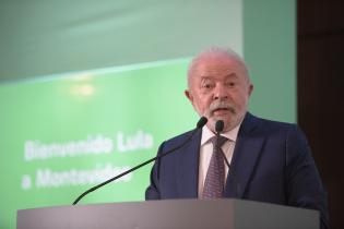  Entrega del sello Montevideo Más Verde al presidente de Brasil, Luiz Inácio Lula da Silva