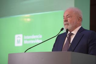  Entrega del sello Montevideo Más Verde al presidente de Brasil, Luiz Inácio Lula da Silva