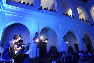 Concierto de Fernando Cabrera en el ciclo de música Late Ciudad Vieja