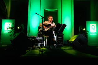 Late Ciudad Vieja , ciclo de música con la actuación de Fernando Cabrera Late Ciudad Vieja , ciclo de música con la actuación de Fernando Cabrera