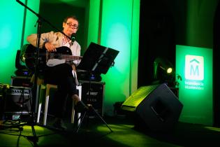 Late Ciudad Vieja , ciclo de música con la actuación de Fernando Cabrera Late Ciudad Vieja , ciclo de música con la actuación de Fernando Cabrera