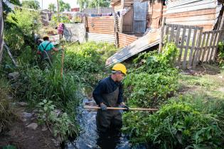 Mantenimiento de cuerpos de agua en el barrio 1º de mayo, 6 de febrero de 2023