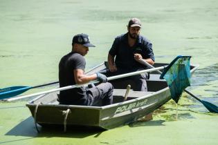 Limpieza en el lago del Parque Rivera, 06 febrero de 2023