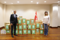 Entrega de donación humanitaria al gobierno de Turquía