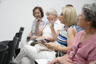 Reunión con vecinos, vecinas y concejales del Municipio C por el programa Montevideo se Ilumina