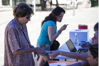 Jornada de vacunación por covid-19 en la explanada de la Intendencia de Montevideo