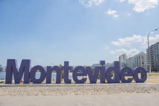 Intervención en letras de Montevideo por el mes de la mujer 2023 Intervención en letras de Montevideo por el mes de la mujer 2023