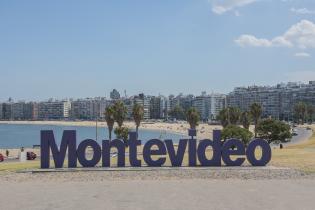 Intervención en letras de Montevideo por el mes de la mujer 2023 Intervención en letras de Montevideo por el mes de la mujer 2023