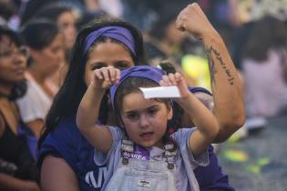 Juntada Feminista en la plaza Fabini en el marco del Día de la Mujer Juntada Feminista en la plaza Fabini en el marco del Día de la Mujer
