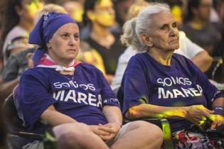Juntada Feminista en la plaza Fabini en el marco del Día de la Mujer Juntada Feminista en la plaza Fabini en el marco del Día de la Mujer