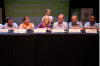 Firma de convenio entre la Intendencia y MVOT para el realojo de familias del barrio Ideal