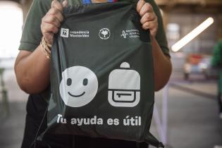 Jornada de clasificación y armado de kits escolares y liceales en el marco de la campaña «Tu ayuda es útil» Jornada de clasificación y armado de kits escolares y liceales en el marco de la campaña «Tu ayuda es útil»