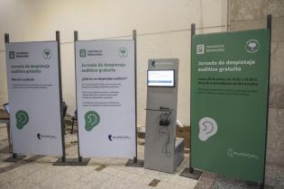 Jornada de despistaje auditivo en el atrio de la Intendencia de Montevideo Jornada de despistaje auditivo en el atrio de la Intendencia de Montevideo