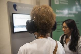 Jornada de despistaje auditivo en el atrio de la Intendencia de Montevideo Jornada de despistaje auditivo en el atrio de la Intendencia de Montevideo