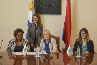 Firma de acuerdo entre la Intendencia de Montevideo y Mundo Afro Firma de acuerdo entre la Intendencia de Montevideo y Mundo Afro