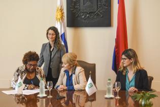 Firma de acuerdo entre la Intendencia de Montevideo y Mundo Afro Firma de acuerdo entre la Intendencia de Montevideo y Mundo Afro