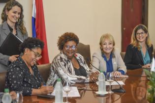 Firma de acuerdo entre la Intendencia de Montevideo y Mundo Afro Firma de acuerdo entre la Intendencia de Montevideo y Mundo Afro
