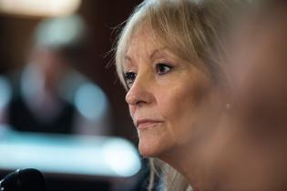 Presentación de escrito de la Intendenta Carolina Cosse al Senado de la República