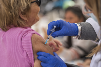 Lanzamiento de campaña de vacunación antigripal