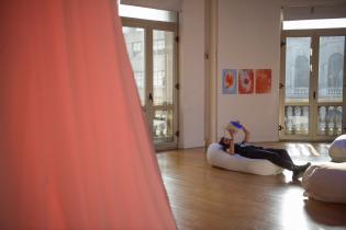 Instalación artística sensorial «Estrategias para deslizar la piel» en el marco de Insumisx Instalación artística sensorial «Estrategias para deslizar la piel» en el marco de Insumisx