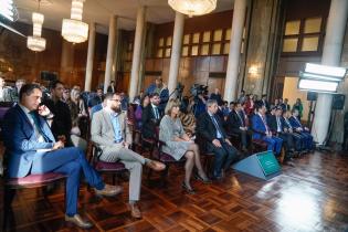 Declaración de Visitante Ilustre de Montevideo a Vương Đìn Declaración de Visitante Ilustre de Montevideo a Vương Đình Huệ, presidente de la Asamblea Nacional de Vietnam ,27 de abril de 2023