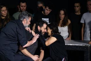 Ensayo de la obra «Edipo Rey» en el teatro Solís